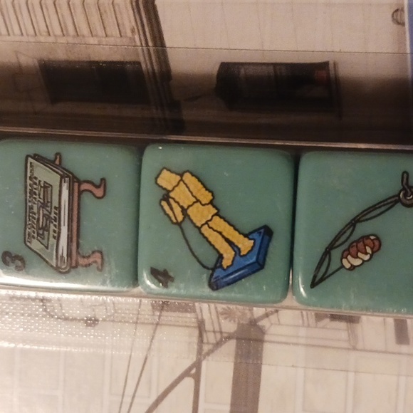 SEINFELD COLLECTIBLE DICE SET - Picture 5 of 6